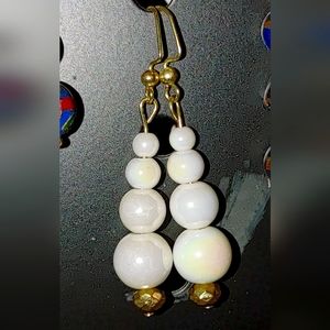 White and gold pearl earrings